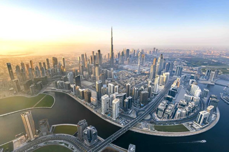 uae-real-estate-boom-2025-key-insights-from-aed-322-billion-in-transactions-68a338d3d33331755527379.jpg