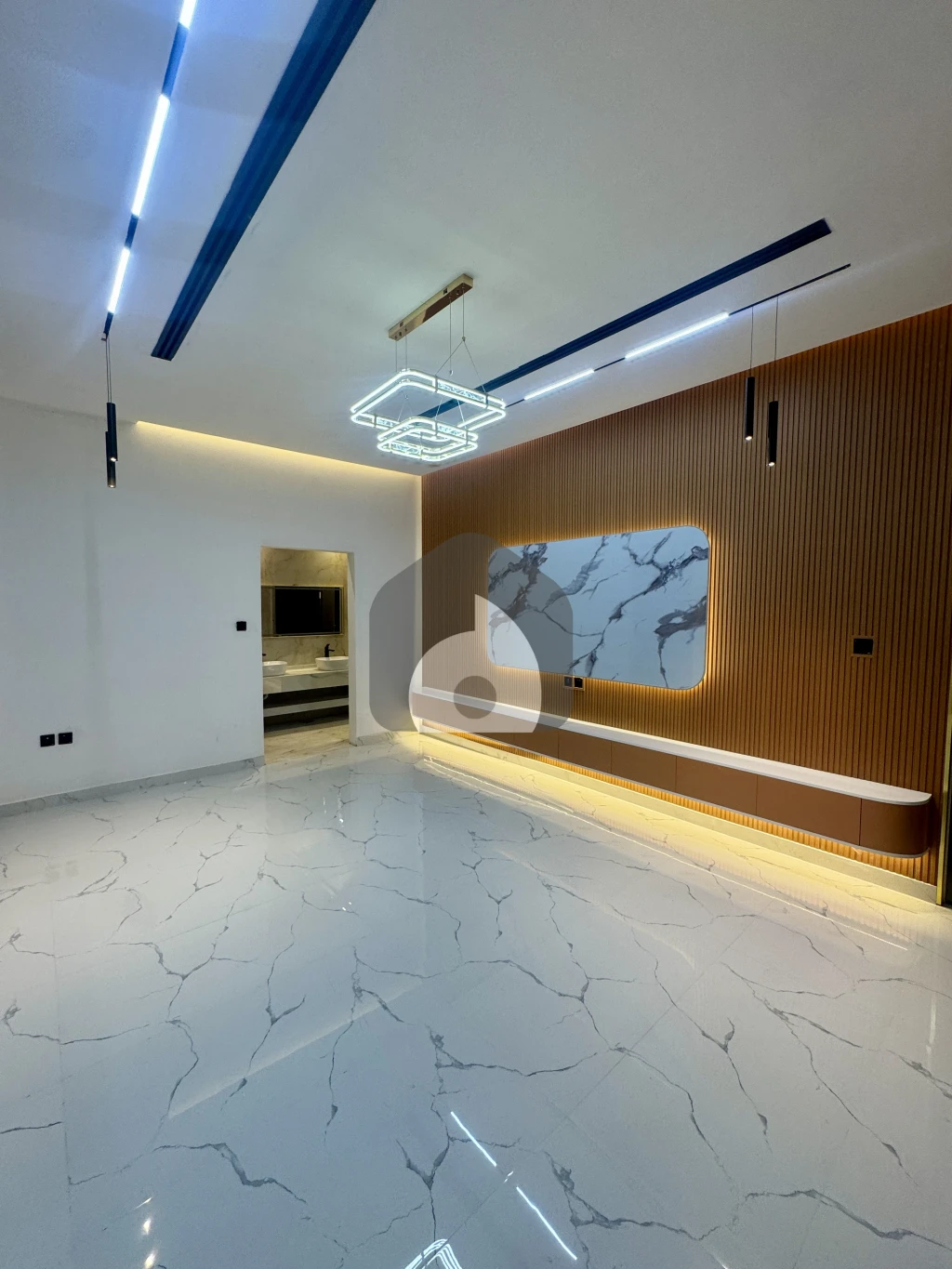 5 BHK Villa for Sale in Ajman with Transfer fees and AC    20 Mins from Dubai.      Direct Owner