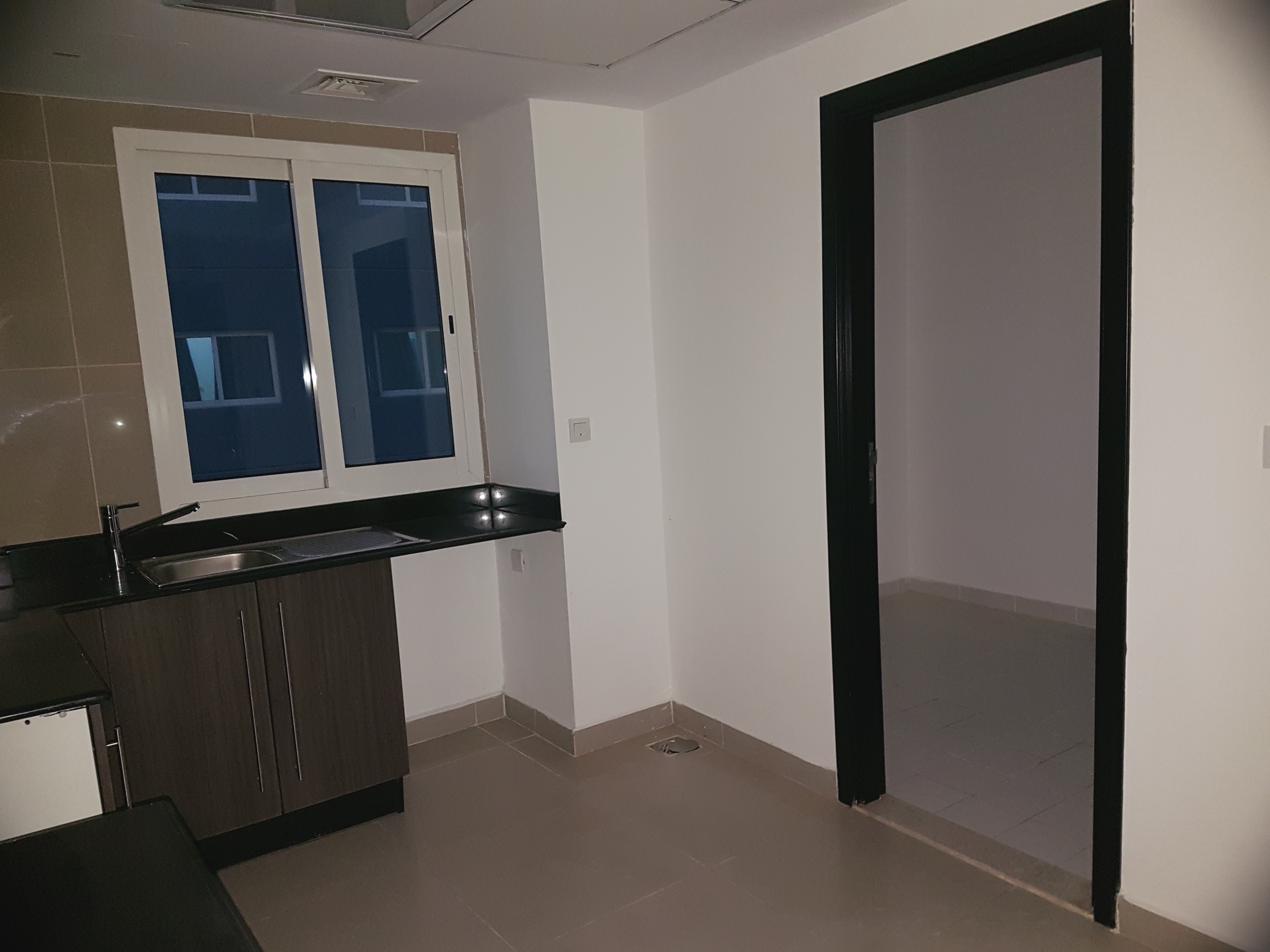 Well-maintained Studio  AVAILABLE FOR RENT in Al Reef Down Town 
